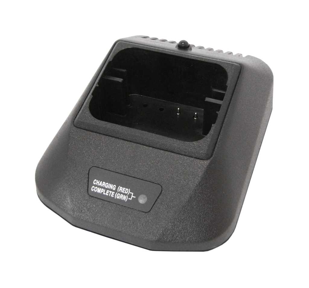 Schwarze Ladestation mit Einsteckfach und LED-Anzeige auf der Vorderseite vor weißem Hintergrund