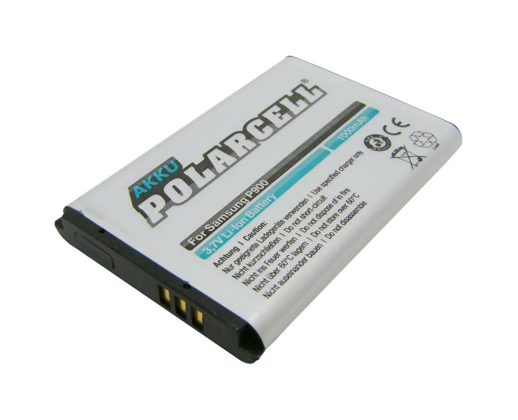 Weißer Handyakku mit schwarzer Unterseite und goldenen Kontakten, schräg auf weißem Hintergrund