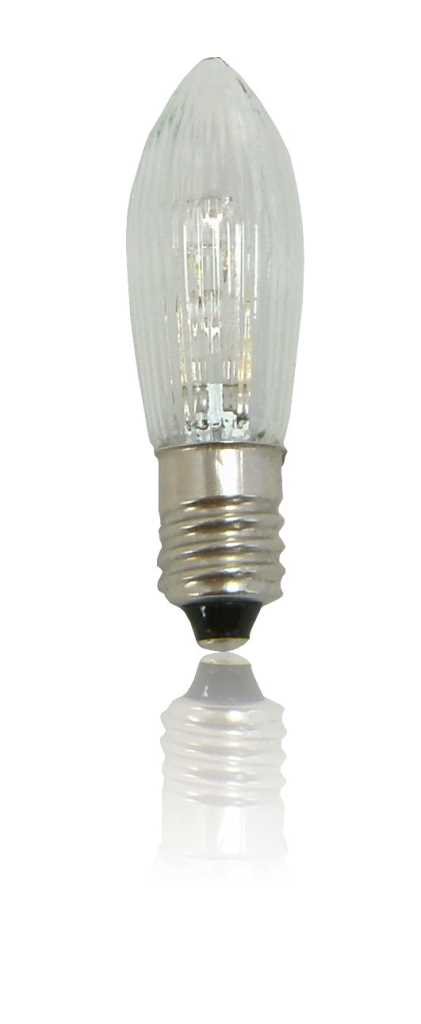 Kerzenförmiges Leuchtmittel mit klarem geriffeltem Glas und Schraubsockel, freigestellt auf weißem Hintergrund