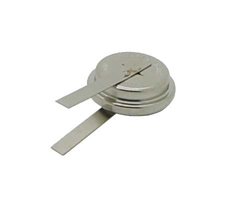 Runde Knopfzelle aus Metall mit zwei flachen Lötfahnen, eine oben, eine seitlich herausgeführt