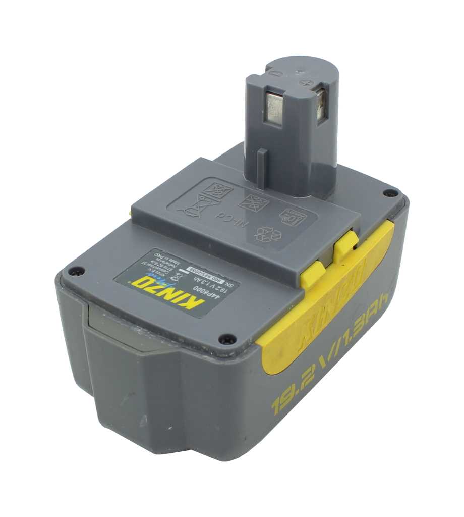 Grauer Werkzeugakku mit gelben Entriegelungstasten und Anschlussstutzen oben, seitlich Aufdruck 19,2 V/1,5 Ah