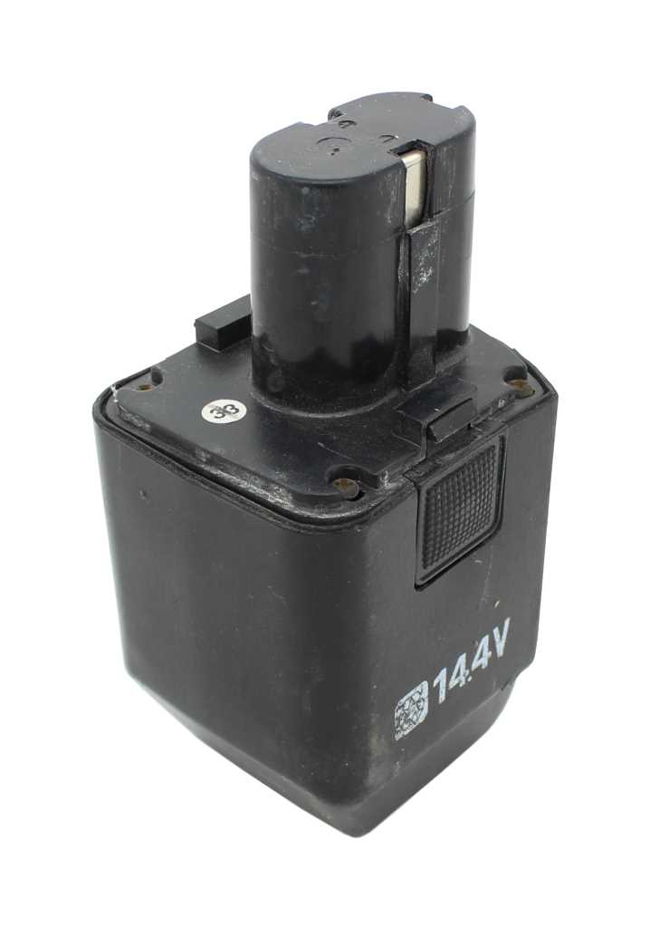 Schwarzer Werkzeugakku mit Steckkontakten und seitlicher Entriegelungstaste, Aufdruck 14,4V sichtbar