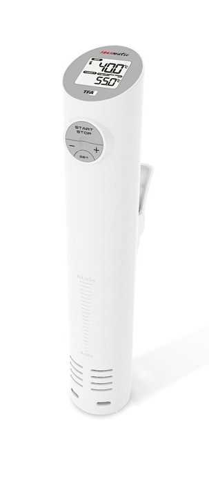 Weißes Sous-Vide-Stabgerät mit Display oben und runden Bedientasten auf der Vorderseite