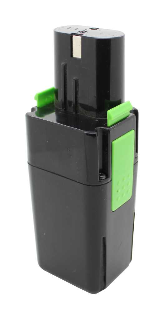 Schwarzer Akkupack mit zwei grünen Entriegelungstasten und Metallkontakt an der Oberseite auf weißem Hintergrund