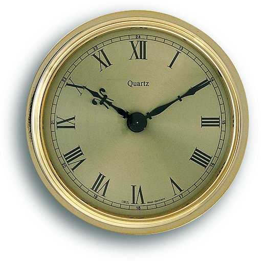 Runde Uhr mit goldenem Rahmen, hellem Zifferblatt mit römischen Ziffern und schwarzen Zeigern auf weißem Hintergrund