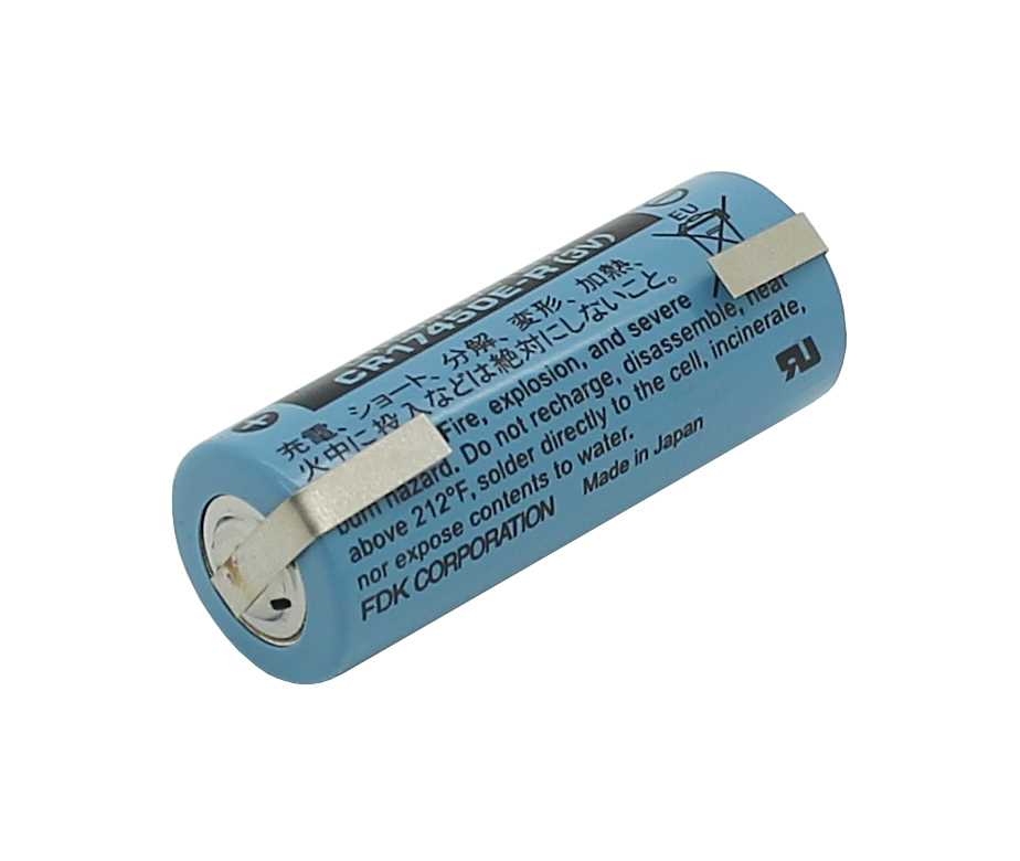 Blaue zylindrische Batterie mit zwei Metall-Lötfahnen in U-Form, liegend auf weißem Hintergrund