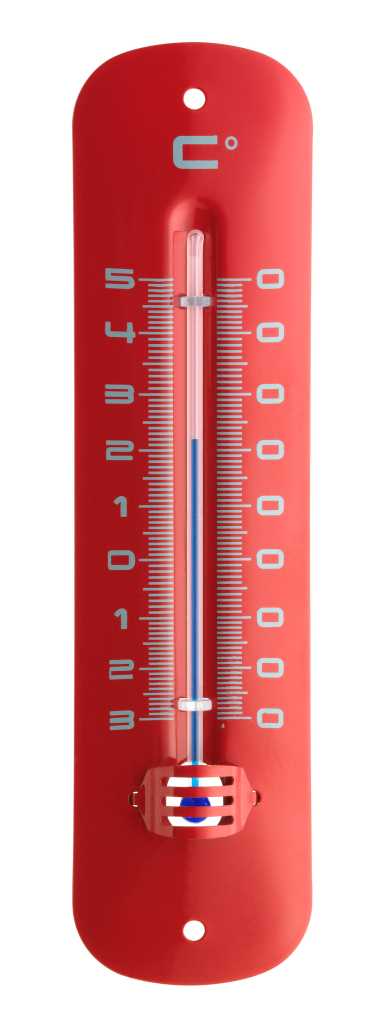 Rotes Metallthermometer zum Aufhängen mit Skala und Glasröhrchen auf roter Grundplatte mit zwei Lochbohrungen oben und unten