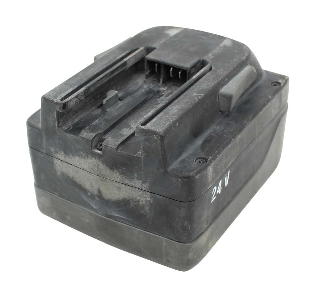 Schwarzer Werkzeugakku mit Schiebeschiene und Kontaktstiften, seitlich Aufdruck 24 V, sichtbare Gebrauchsspuren