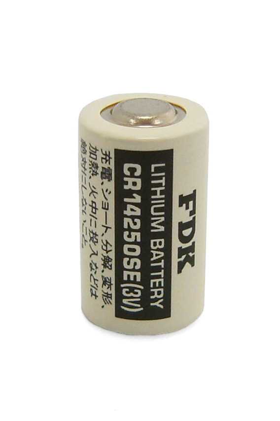 Weiße zylindrische Lithium-Batterie mit Metallpol oben und schwarzem Etikett mit vertikaler Beschriftung CR14250SE