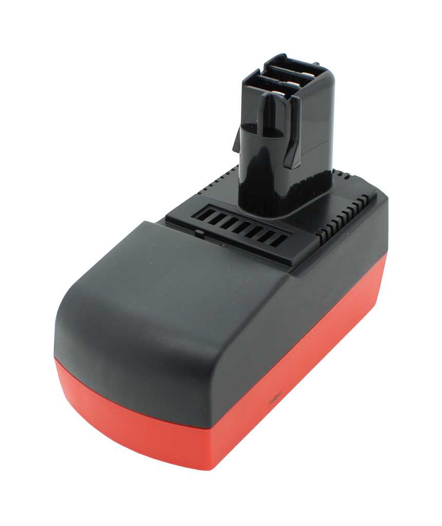 Schwarz-roter Akkupack mit Steckanschluss und Lüftungsschlitzen, freigestellt auf weißem Hintergrund