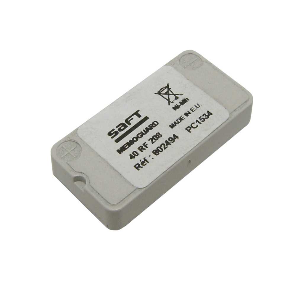 Graues rechteckiges Kunststoffgehäuse mit Etikett und zwei Kreuzschlitzschrauben an den Enden