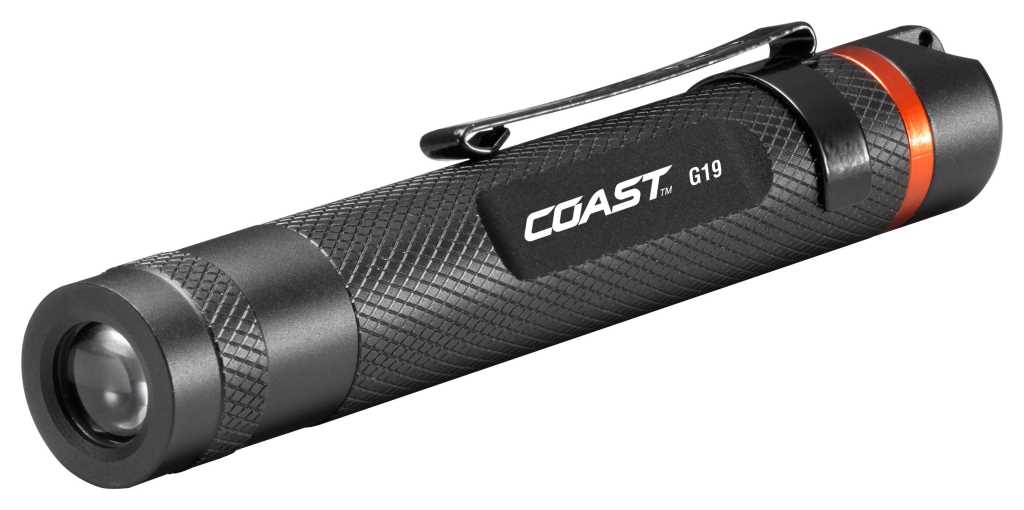 Schwarze Stiftlampe mit Strukturgriff, Halteclip und orangefarbenem Ring am Ende, seitliche Beschriftung sichtbar