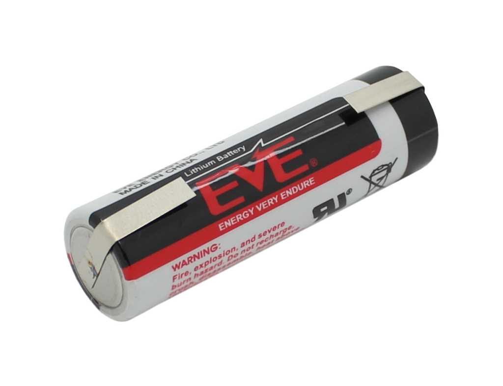 Zylindrische Batterie in Schwarz-Weiß mit zwei Metall-Lötfahnen, eine am Pluspol und eine am Minuspol