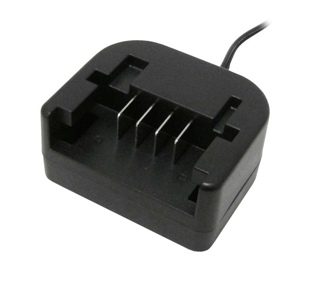 Schwarze Ladestation mit Aufnahmeschacht und vier Metallkontakten, Kabel führt nach rechts oben