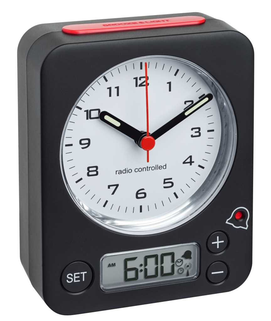 Schwarzer Wecker mit analogem Zifferblatt, roten Elementen, LCD-Anzeige und Tasten an der Vorderseite