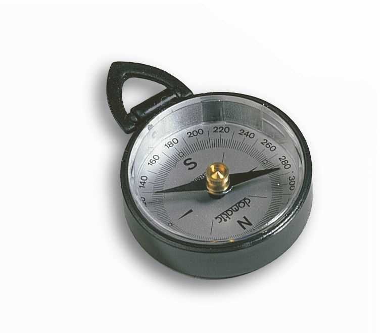 Kleiner runder Kompass mit schwarzem Gehäuse und Öse, obenansicht auf Skala und Nadel auf weißem Hintergrund