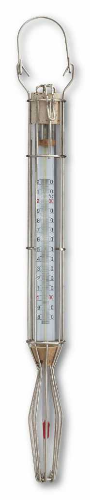 Glasthermometer in Metall-Drahtkäfig mit Aufhängeschlaufe und Skala, unten rotes Flüssigkeitsreservoir