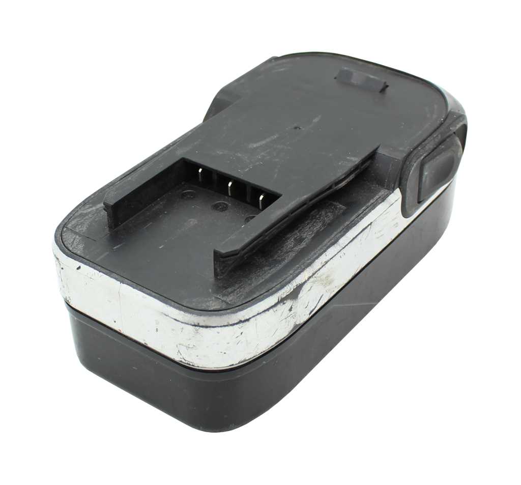 Schwarzer Werkzeugakku mit silbernem Rand, Kontaktstiften und seitlichem Entriegelungsknopf, mit Kratzspuren